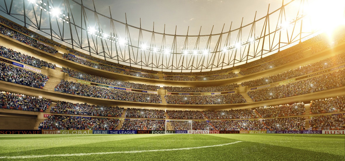 泰山18分钟丢3球克雷桑染红 半场0-3落后申花